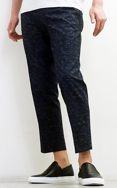 NO ID 【ノーアイディー】 Pデニムプリントトラベルアンクルトラウザーズ NO ID. - Pデニムプリントトラベルアンクルトラウザーズ | laid-back