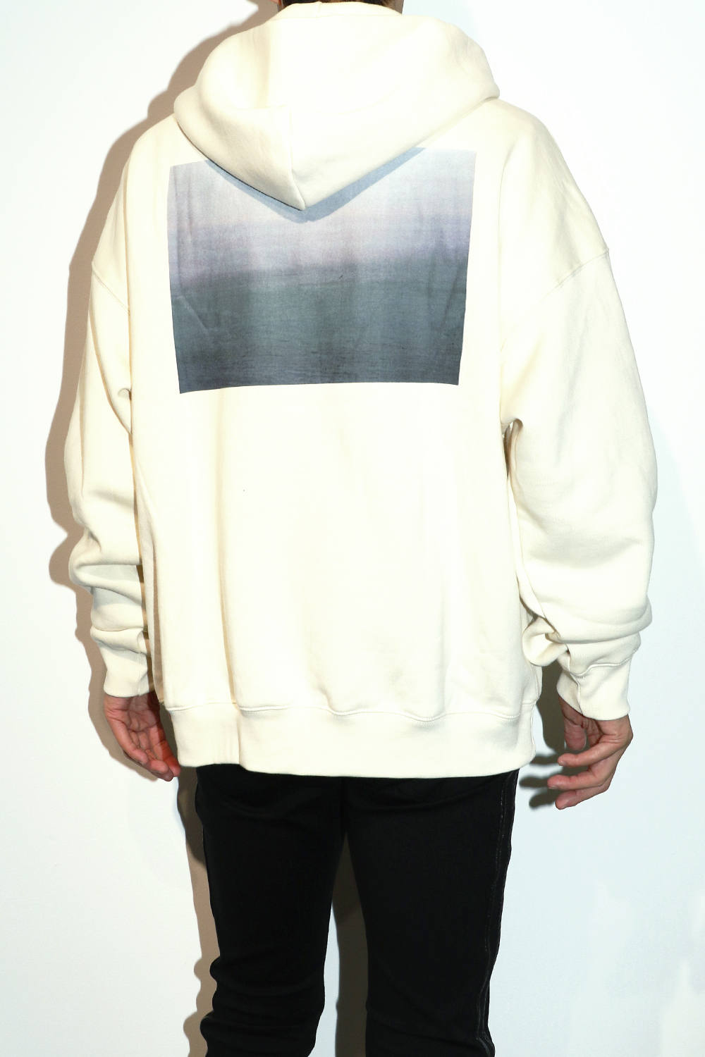 FOG ESSENTIALS - Photo Pullover Hoodie | laid-back